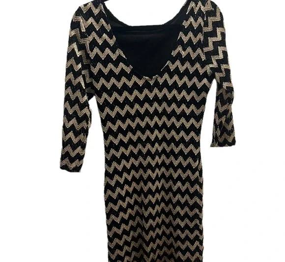 Forever 21 Dress Size Large Black and Gold Chevron Pattern Good Used Condition - Picture 4 of 8